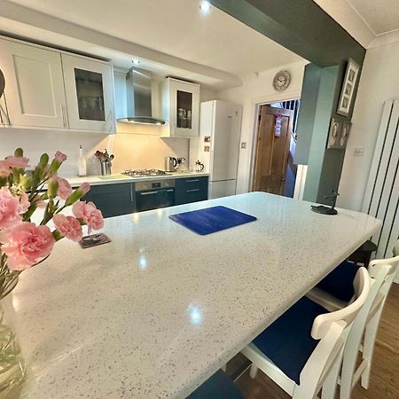 Garden Cottage - 3 Bedroom Close To Town And Beach Bornemouth Extérieur photo