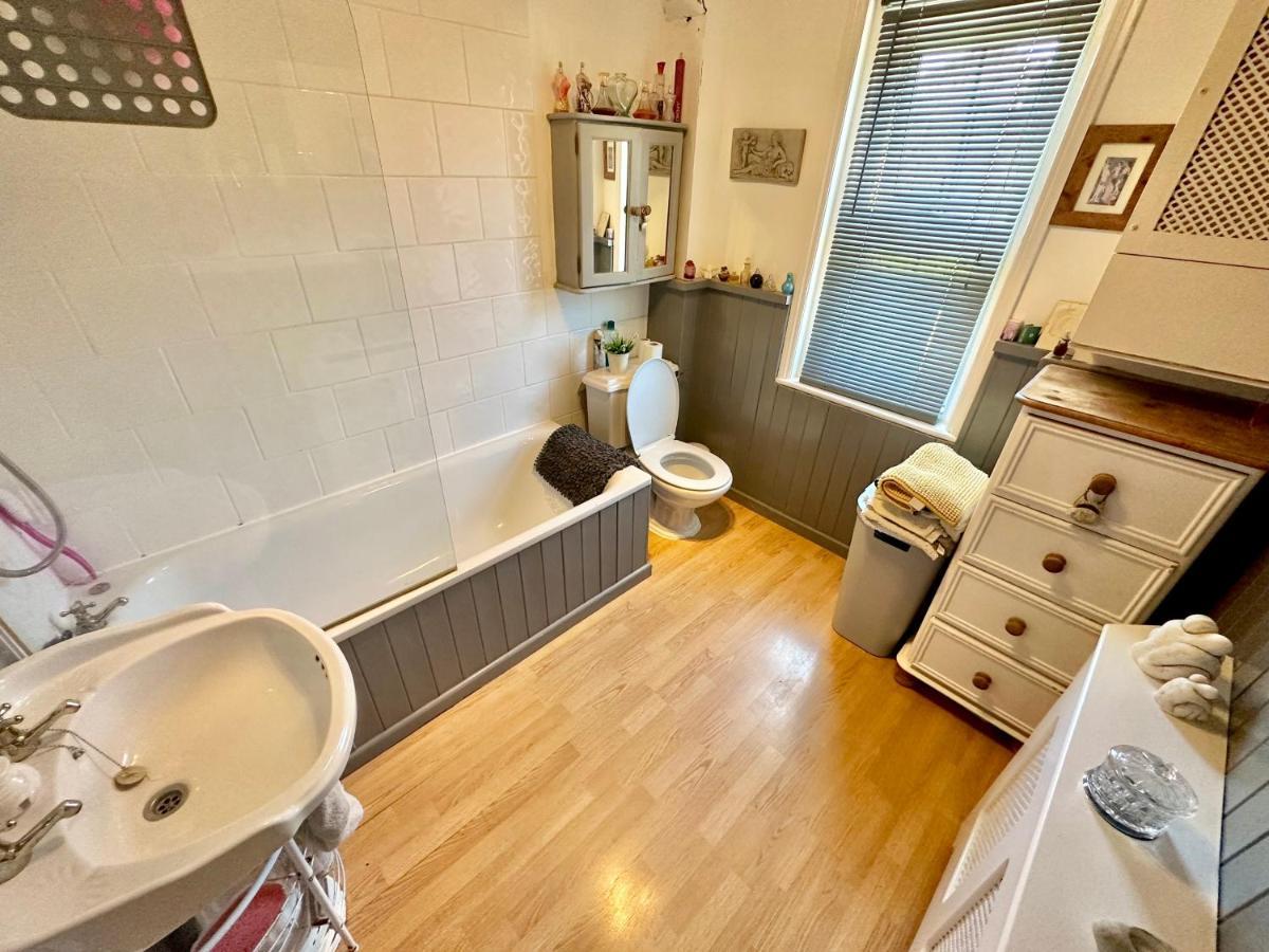 Garden Cottage - 3 Bedroom Close To Town And Beach Bornemouth Extérieur photo