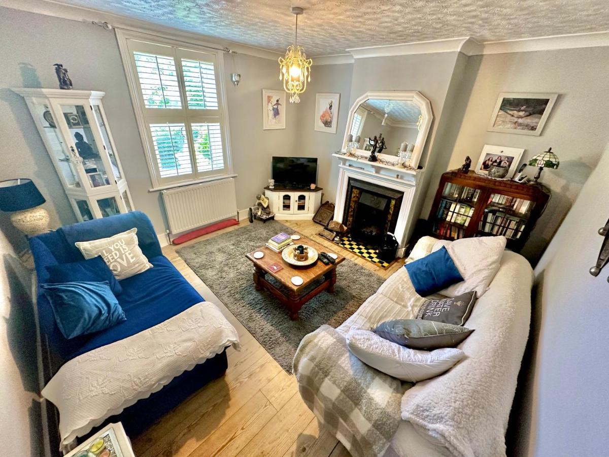 Garden Cottage - 3 Bedroom Close To Town And Beach Bornemouth Extérieur photo