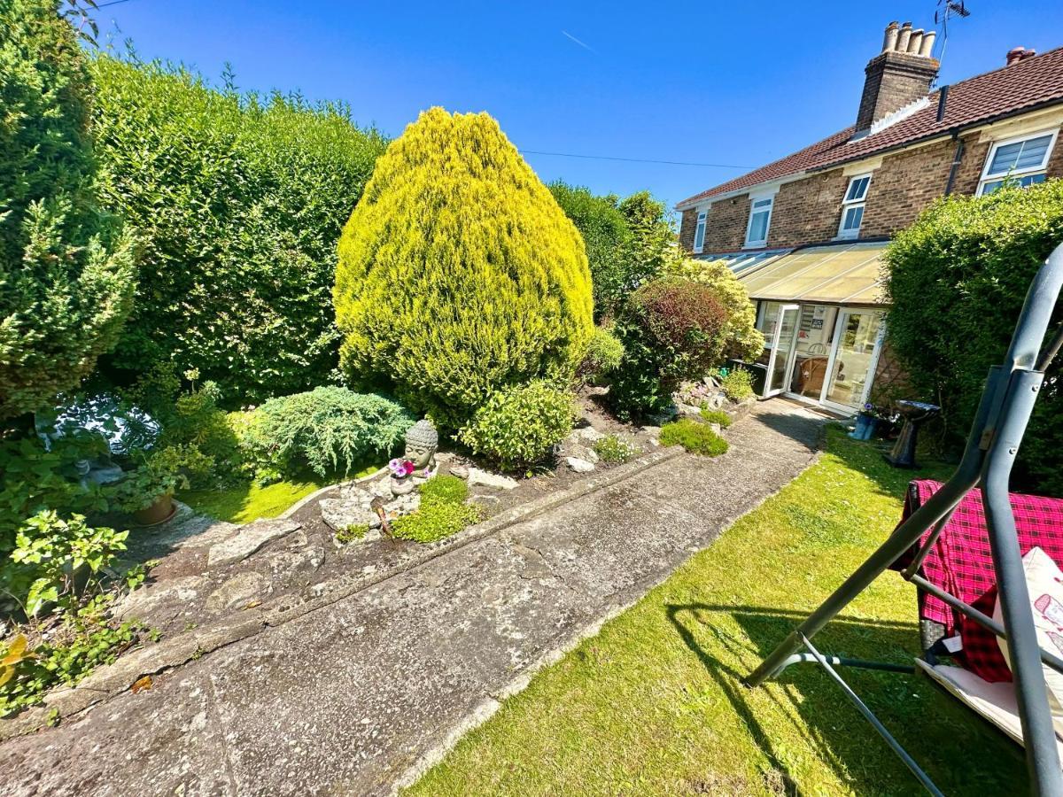 Garden Cottage - 3 Bedroom Close To Town And Beach Bornemouth Extérieur photo